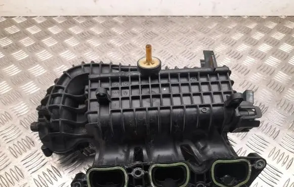 Skoda Fabia Mk3 (NJ) Intake manifold 04C145749A