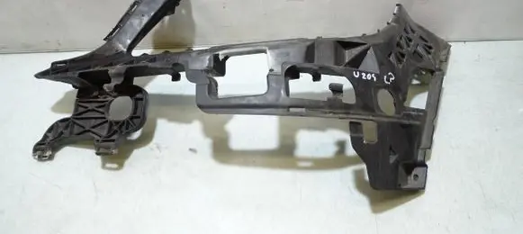 Mercedes-Benz C W204 Front bumper mounting bracket