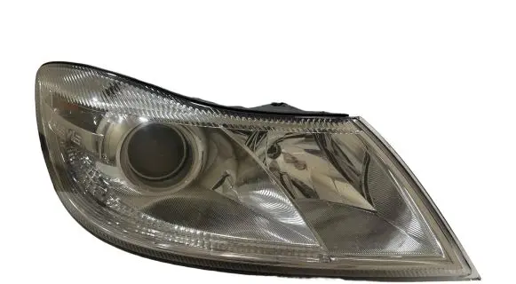 Skoda Octavia Mk2 (1Z) Headlight/headlamp 1Z1941018S 1EL24705214 24705214000179