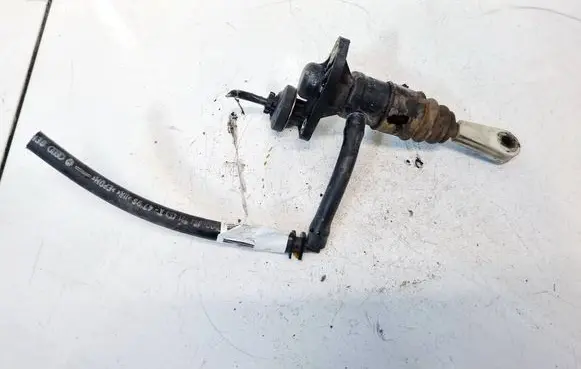 Audi A4 S4 B5 8D Clutch master cylinder 8E1721401C
