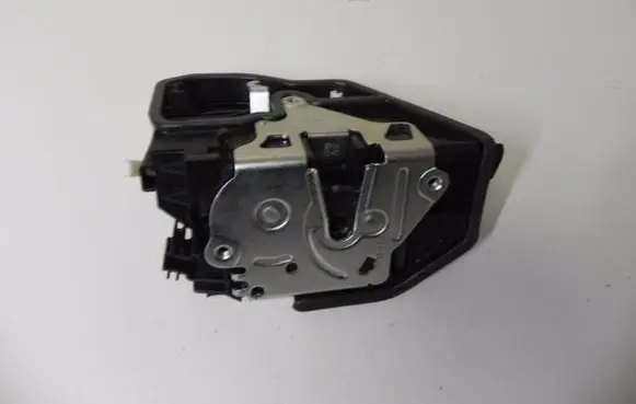Loading door lock