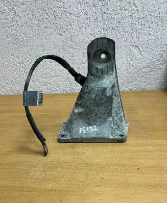 BMW 5 E60 E61 Engine mounting bracket 22116761150 7798077