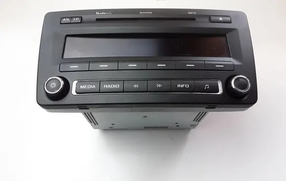 Skoda Octavia Mk2 (1Z) Radio/CD/DVD/GPS head unit 1Z0035161G