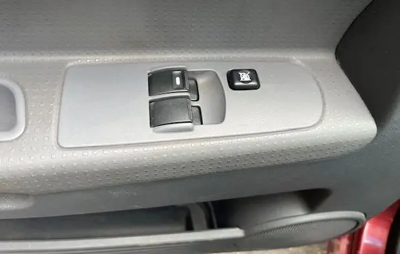 Mitsubishi Colt Electric window control switch 