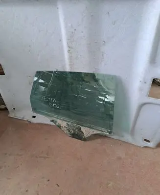 Seat Altea Rear door window glass
