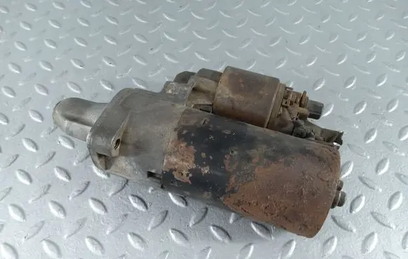 Mercedes-Benz E W211 Starter motor A1121510001 A0061510601