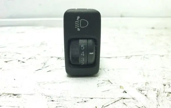 Toyota Land Cruiser (J120) Headlight level height control switch