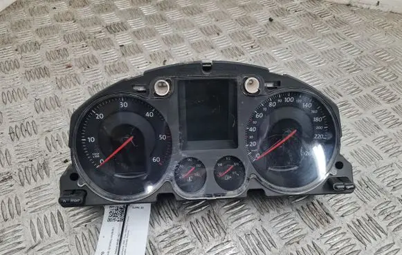 Volkswagen PASSAT B6 Speedometer (instrument cluster) A2C53194181