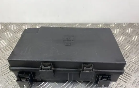 Jeep Grand Cherokee Fuse module P68194607AD