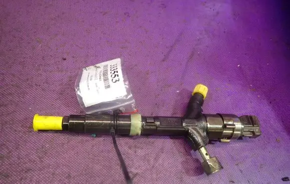 Toyota Corolla E120 E130 Fuel injector 23670-27020