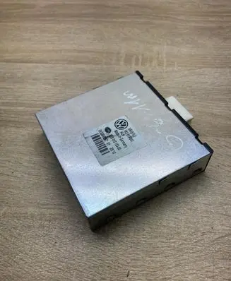 Volkswagen Golf VI Voltage converter/converter module 1K0919041