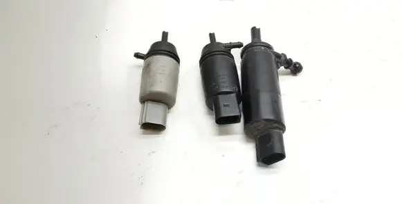 BMW 5 E60 E61 Headlight washer pump 6973097 8377612 6934159