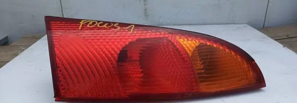 Ford Focus Rear/tail lights XS4113405A