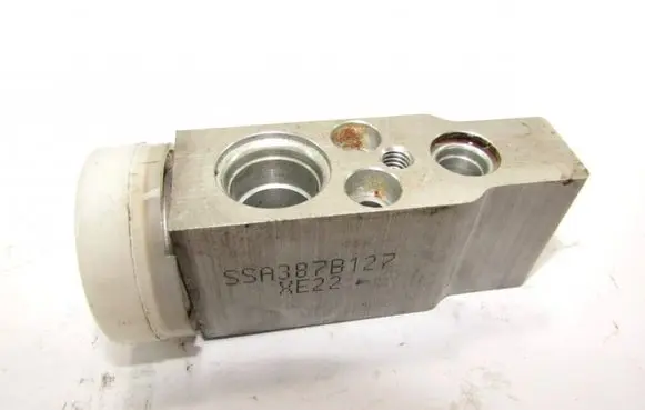 Mitsubishi Outlander Air conditioning (A/C) expansion valve SSA387B127