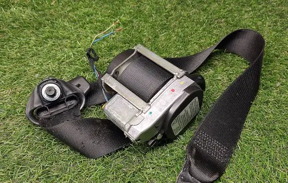 Mercedes-Benz GL X166 Third row seat belt A1668601786 620513000