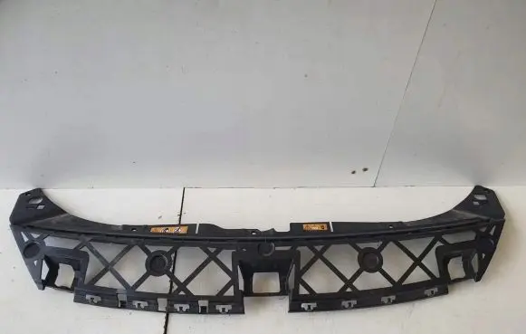 Mercedes-Benz CLA C118 X118 Front bumper mounting bracket 1188854500