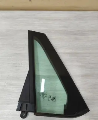 Audi Q2 - Rear side window 81A845213E