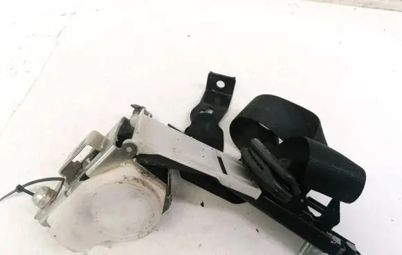 Opel Vectra C Rear seatbelt