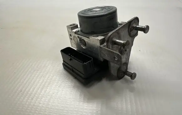 Mercedes-Benz C W205 ABS Pump A2059012800 2851520152 10091515393