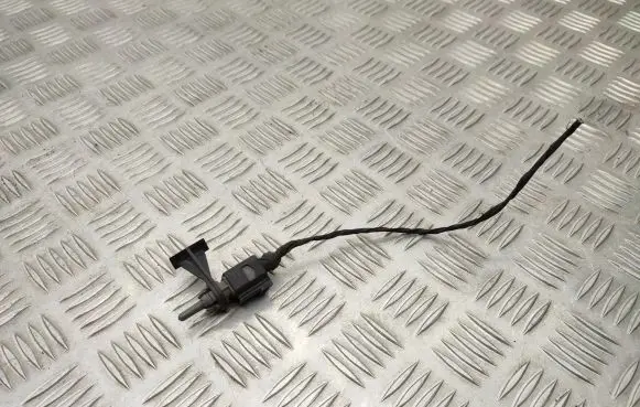 Audi A4 S4 B9 Outside/external air temperature sensor 8K0973702