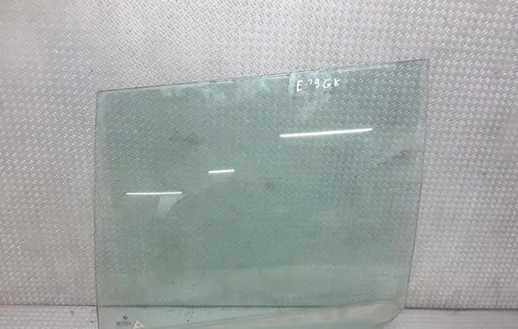 BMW 5 E39 Rear door window glass 