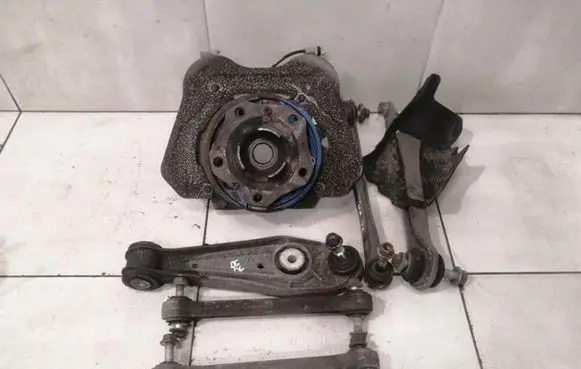 Porsche 911 997 Rear wheel hub spindle/knuckle 99733111207 99733105302