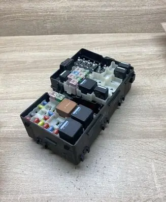 Volvo V50 Fuse module 8688040 518818000