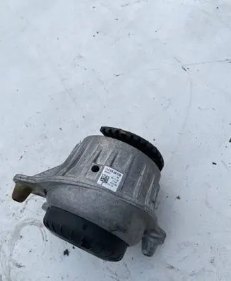 Mercedes-Benz E W213 Engine mount bracket A2382400700 ZGS001