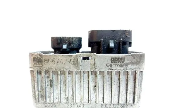 Opel Zafira C Glow plug pre-heat relay 55574293