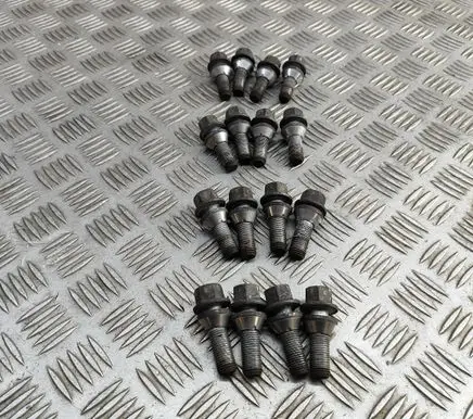 Volvo V60 Nuts/bolts 31439230