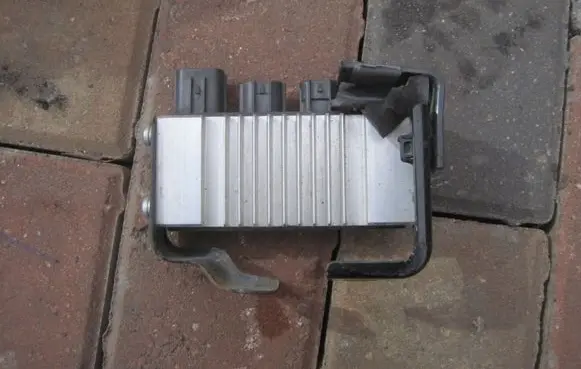 Toyota Hilux (AN10, AN20, AN30) Glow plug pre-heat relay 2855130010