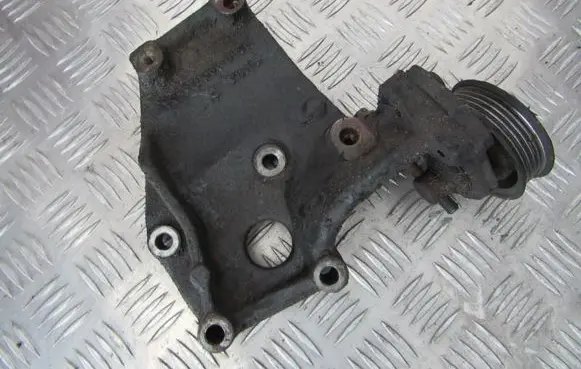 Ford Mondeo MK II Engine mounting bracket 95BB19D624AA 95BB-19D624-AA