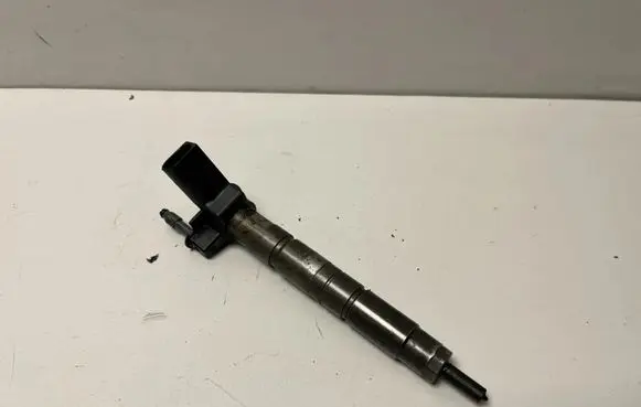 BMW X5 F15 Fuel injector 7823461 7823462