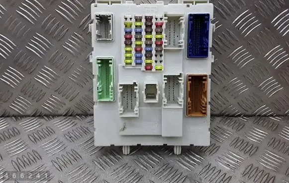 Ford Kuga II Fuse module F1DT14A073EF