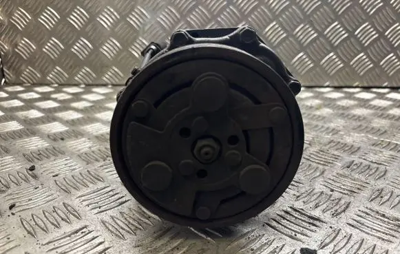 Volkswagen Golf IV Air conditioning (A/C) compressor (pump) 68367474