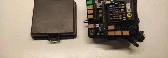 Hyundai Tucson TL Relay mounting block 91478-D7461