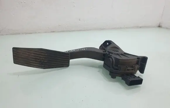 Opel Zafira C Accelerator throttle pedal 13253781