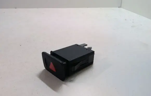 Volkswagen Golf IV Hazard light switch
