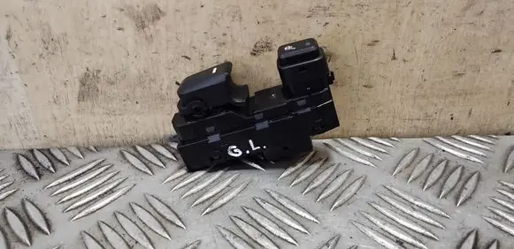 Hyundai ix35 Electric window control switch 3835211310