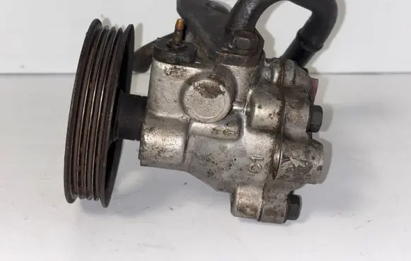 Hyundai Getz Power steering pump 571101C080