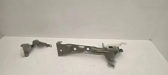 BMW 1 F40 Fender mounting bracket 7450378 7450382 7450388