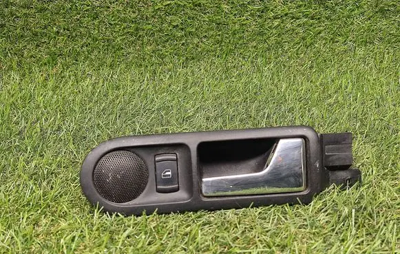 Volkswagen Golf IV Front door interior handle 3B0839114