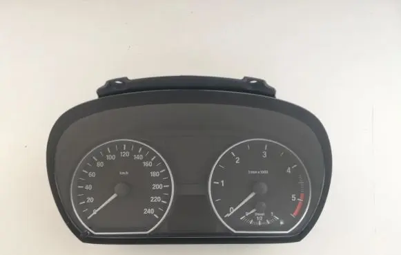 BMW 1 E81 E87 Speedometer (instrument cluster) 9242332 KL3380