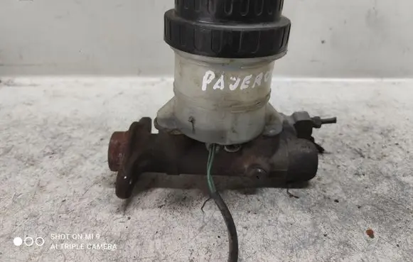Mitsubishi Pajero Master brake cylinder