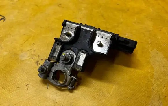Positive cable (battery)