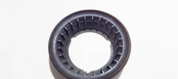 Ford Mondeo Mk III Front coil spring rubber mount 