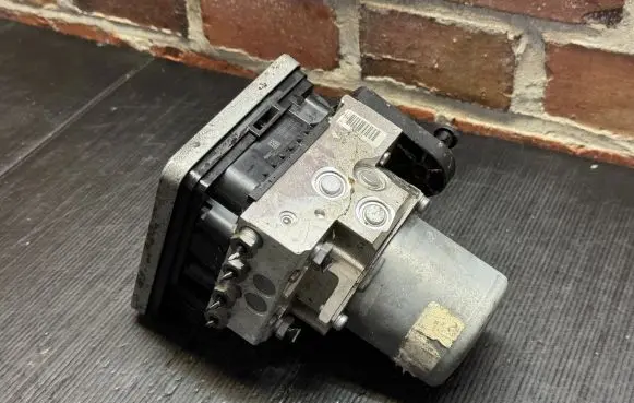Mercedes-Benz E W238 ABS Pump A2134313801 A007B309