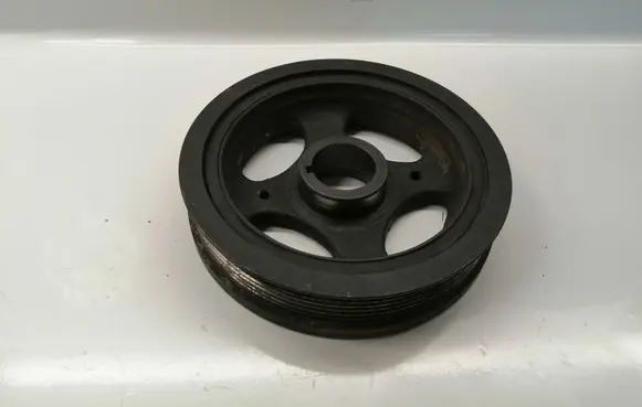 Toyota Avensis T250 Crankshaft pulley 134080R011