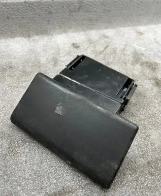 Volkswagen PASSAT B4 Car ashtray 357857961