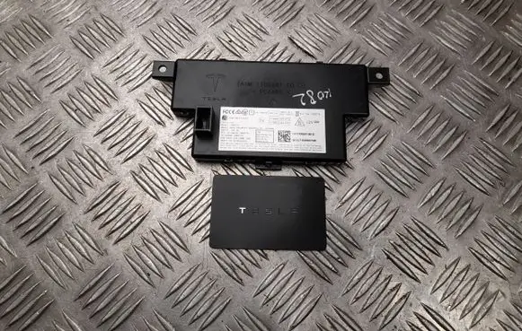Tesla Model 3 Other control units/modules 110024190G